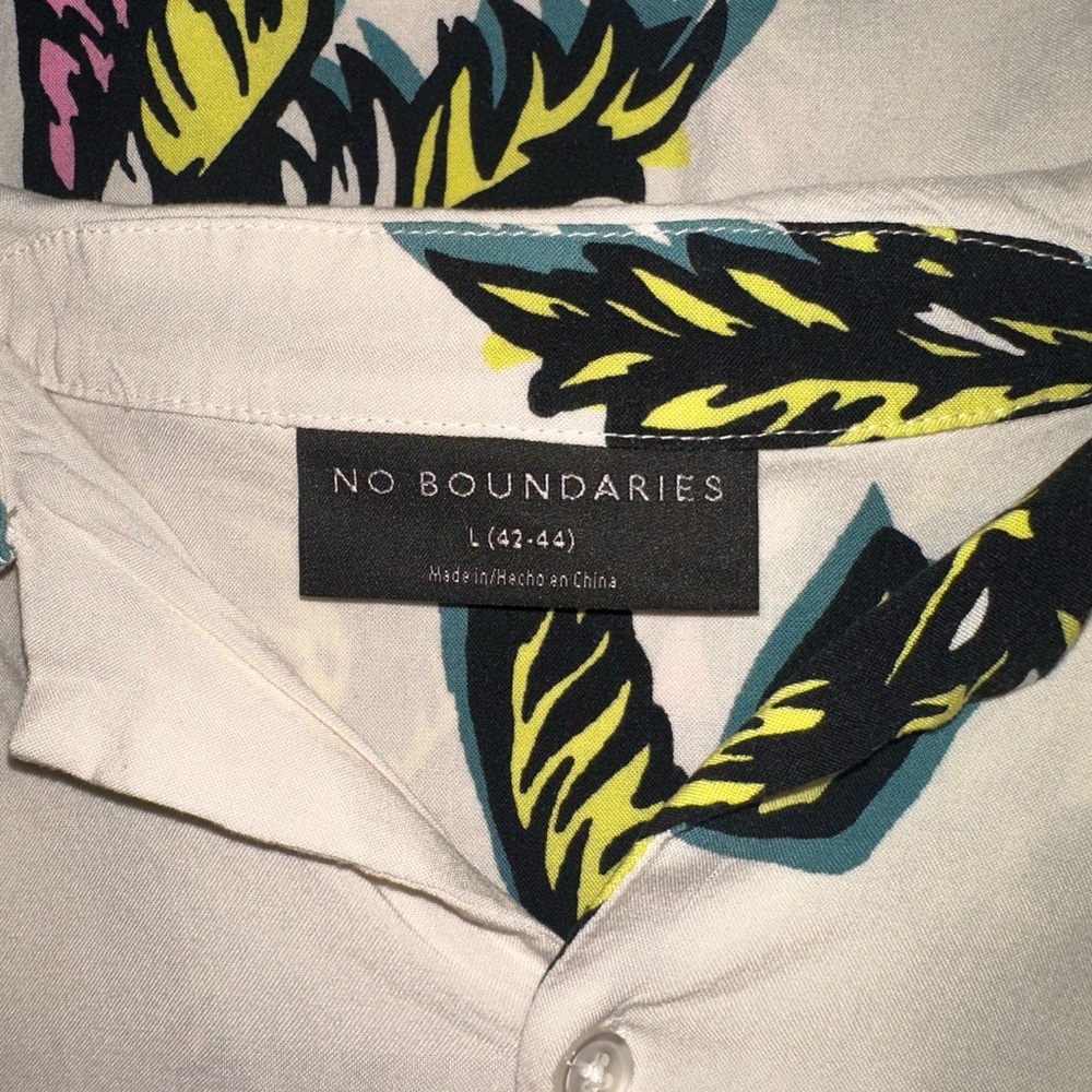 Large Tropical Pattern Button-Down - Picture 3 of 3
